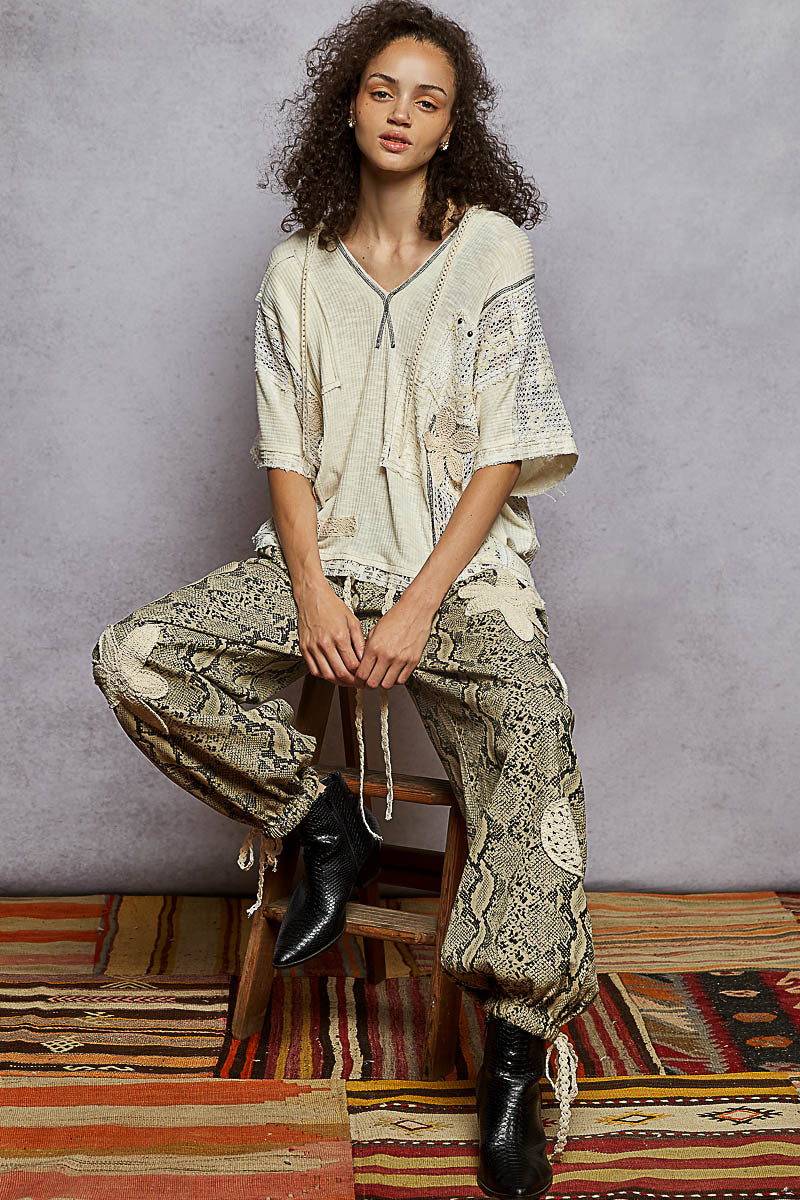 Ribbed Lace Detail Pointed Relaxed Fit Top