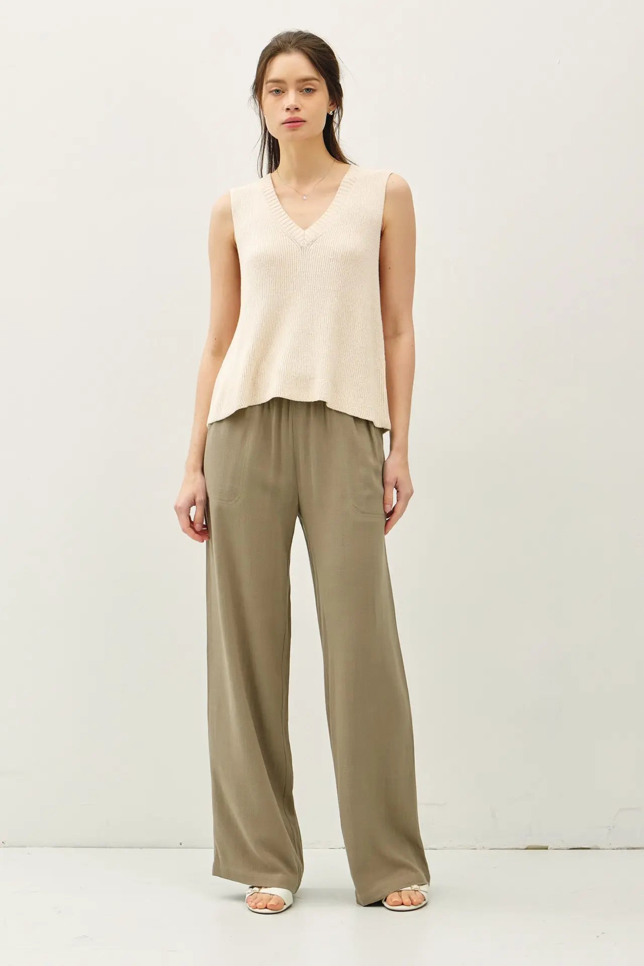 Clean Edge Knit Top w/ Boxy Cropped Cut