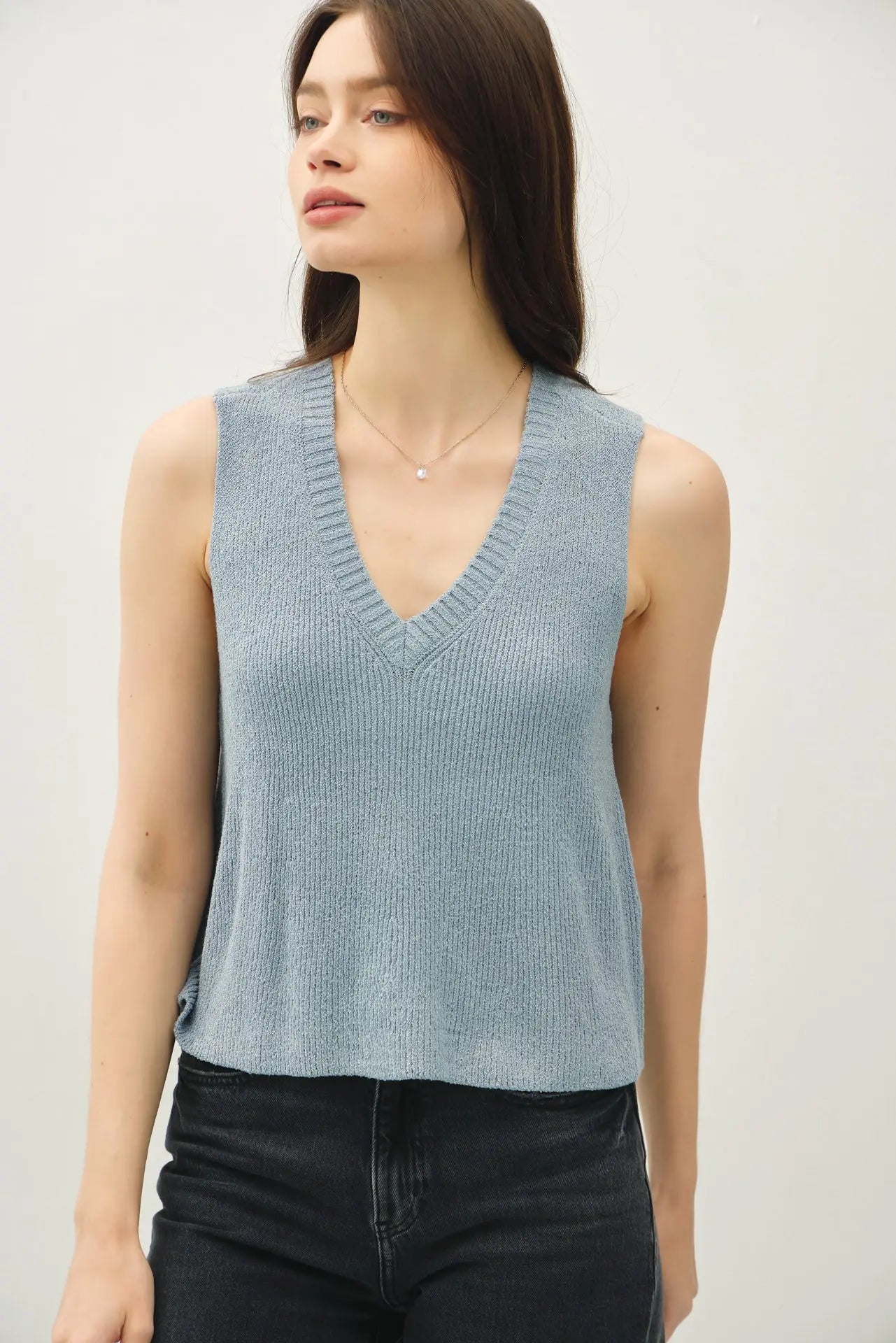 Clean Edge Knit Top w/ Boxy Cropped Cut