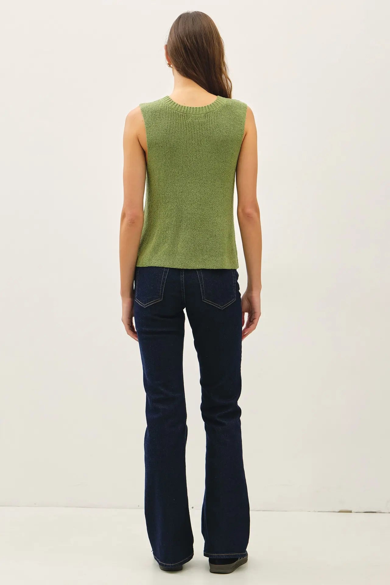 Clean Edge Knit Top w/ Boxy Cropped Cut