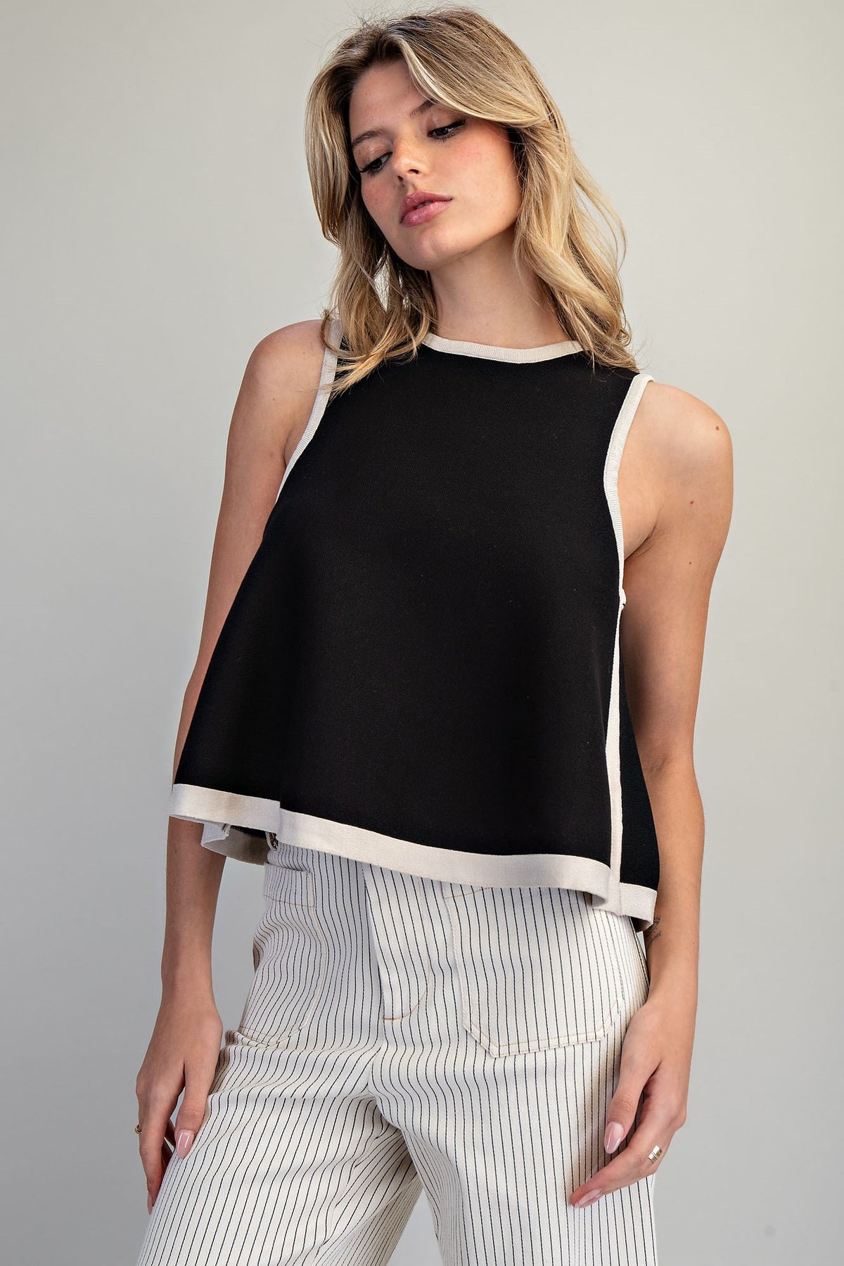 Contrast Trim Sleeveless Knit Top