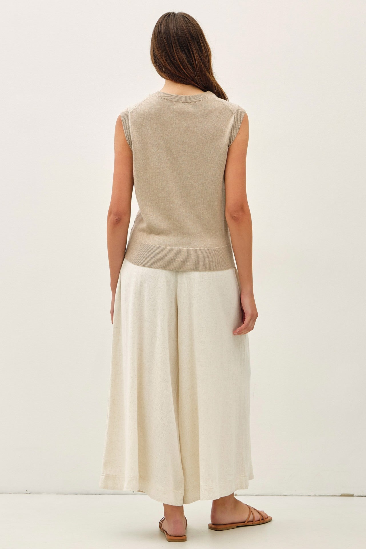 Soft Hand Feel Everyday Essential Sleeveless Sweater