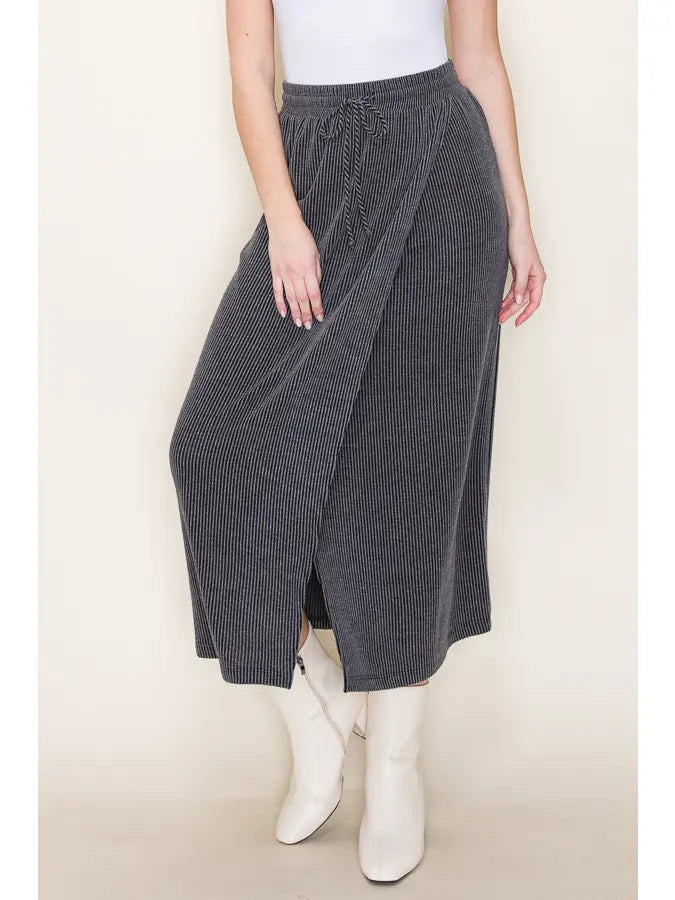 Ribbed Skirt w/ Slit