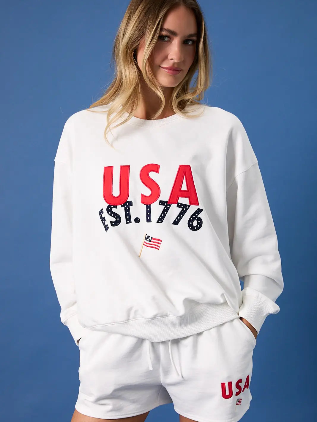 Round Neck USA Graphic Embo Sweatshirt