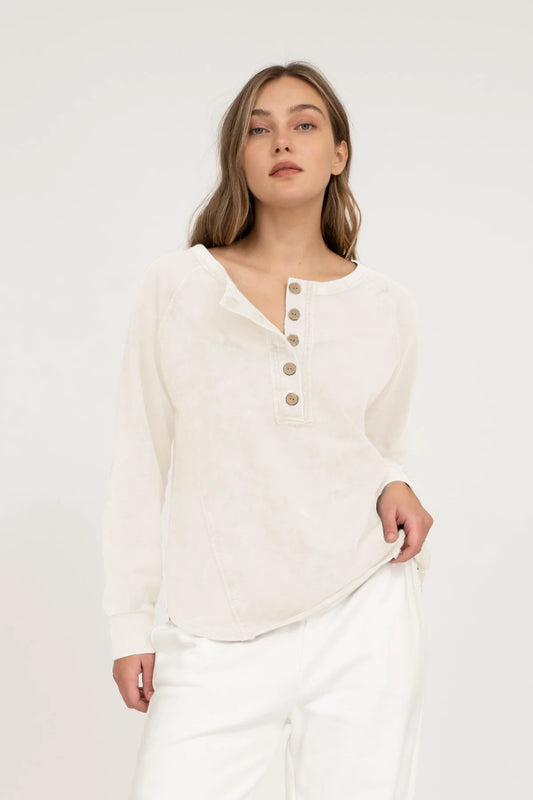Washed HenleyTop Raglan Long Sleeve Knit