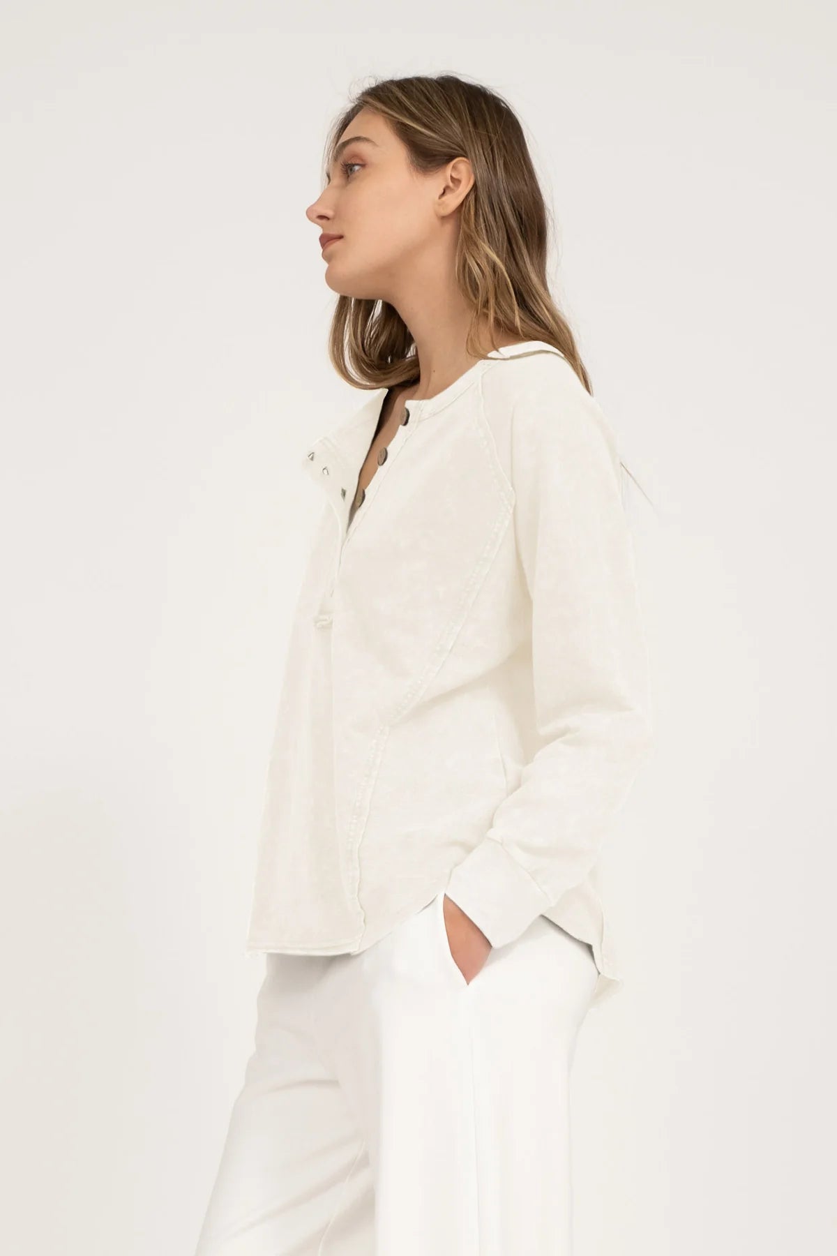Washed HenleyTop Raglan Long Sleeve Knit