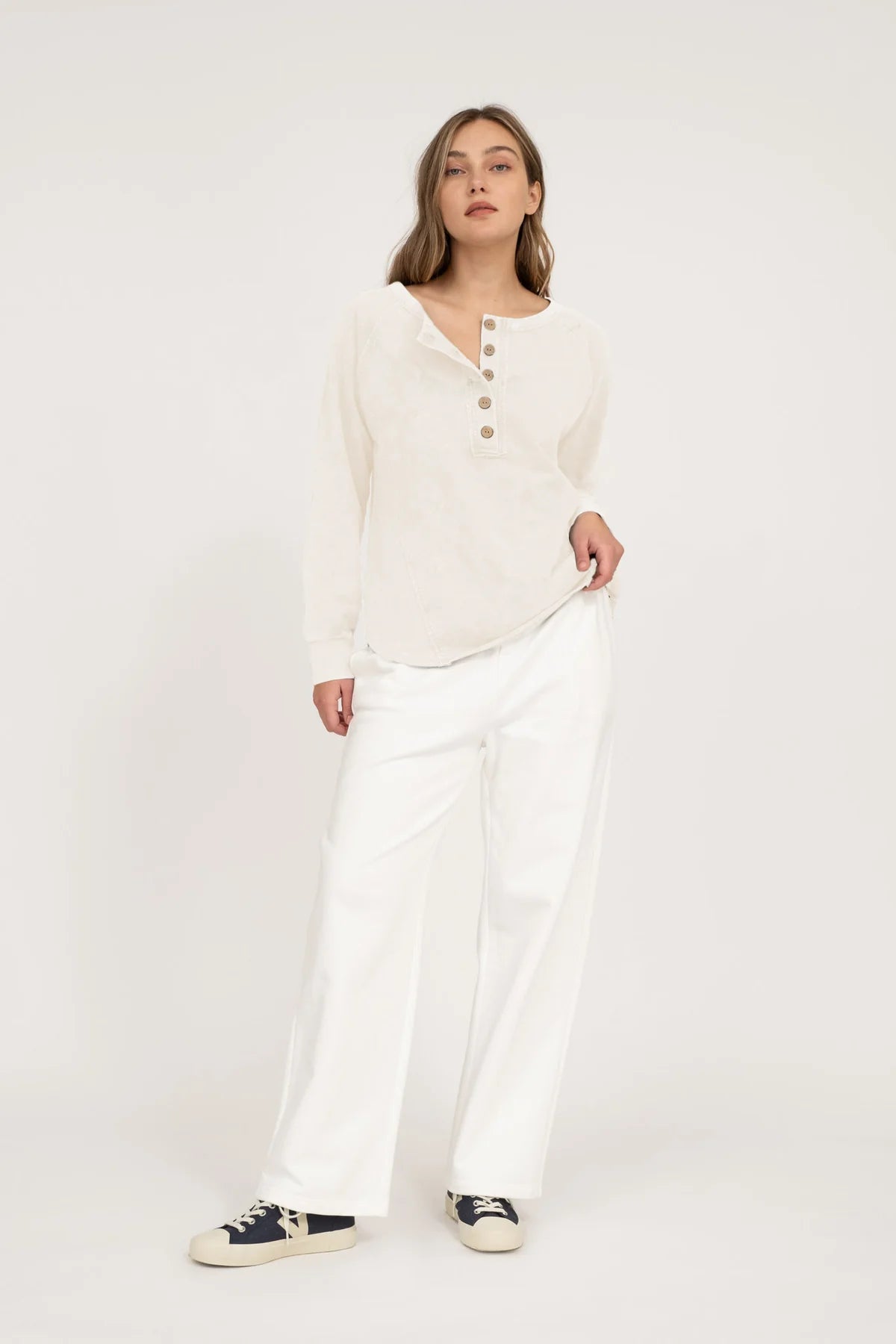 Washed HenleyTop Raglan Long Sleeve Knit