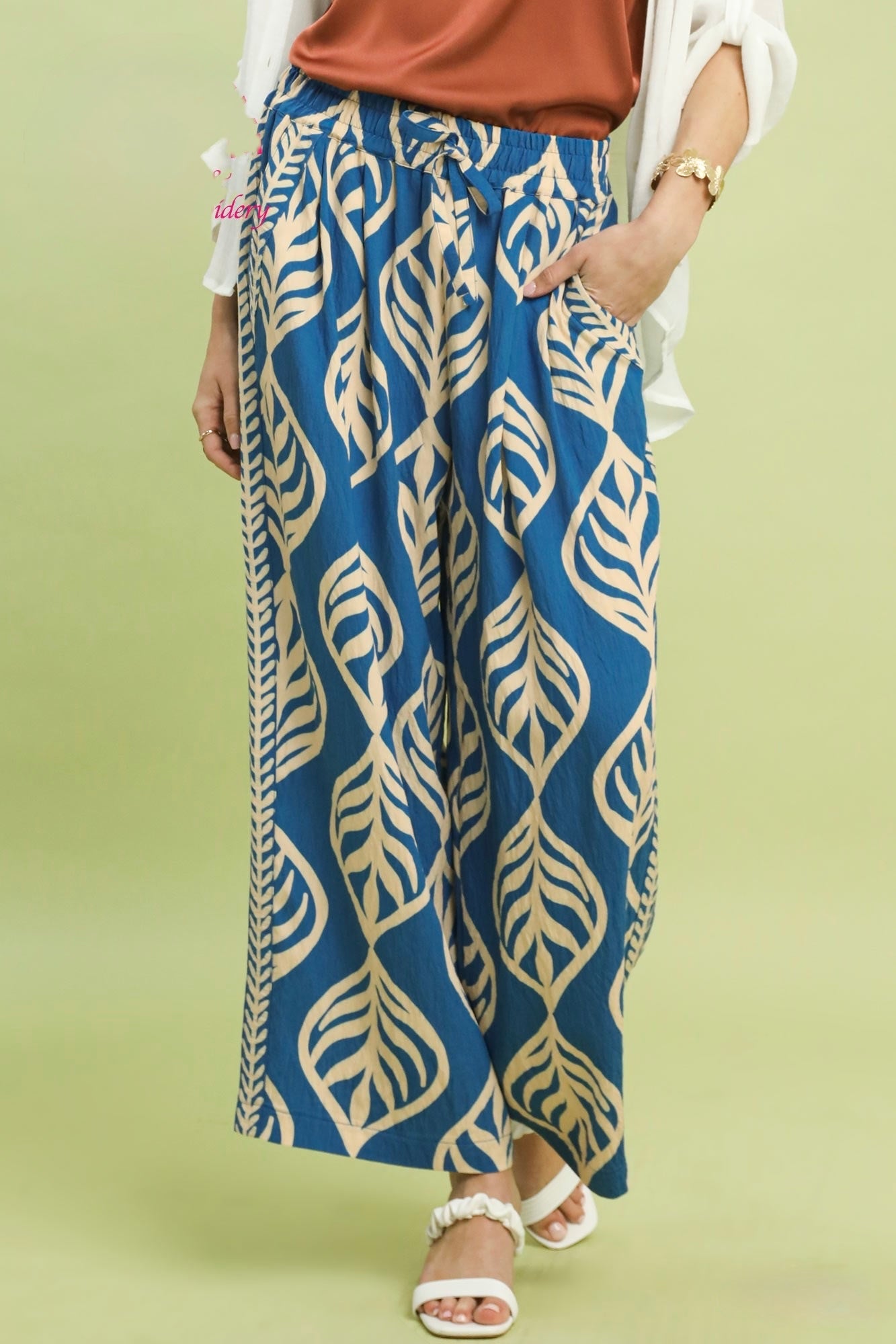 Leaf Print Wide Leg Pants