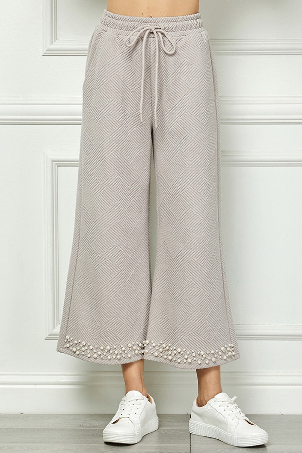 Pearl Detail Texture Cropped Pants