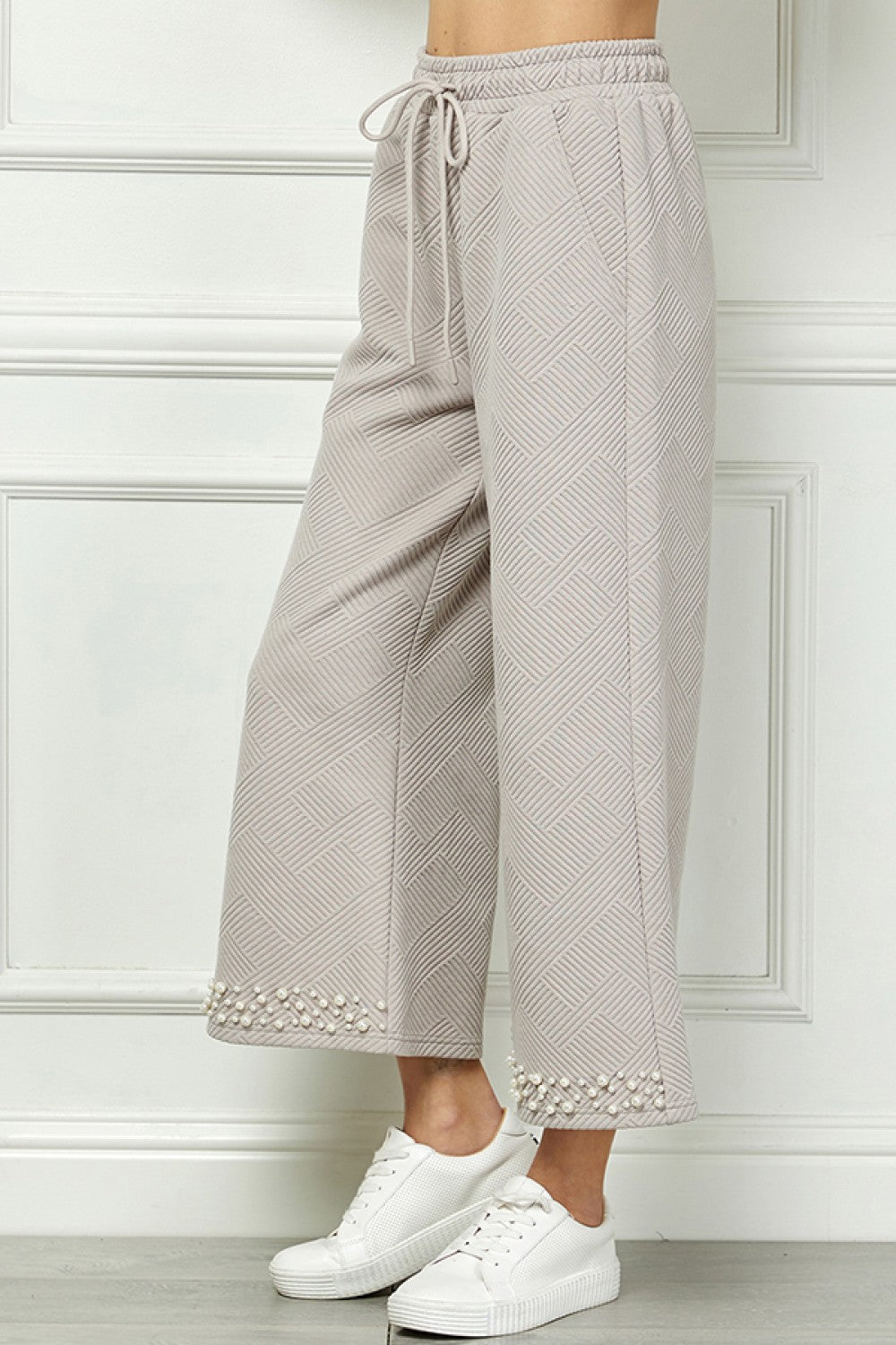 Pearl Detail Texture Cropped Pants