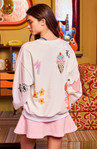 'SOMEBODY LOVES YOU' Graphic Sweatshirts
