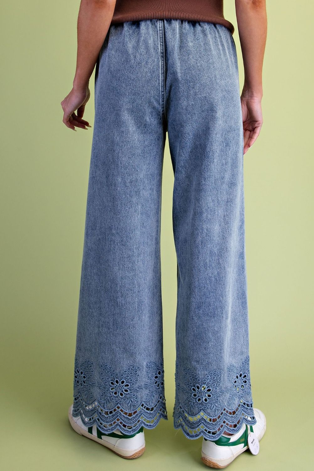 Embroidery Bottom Washed Denim Pants