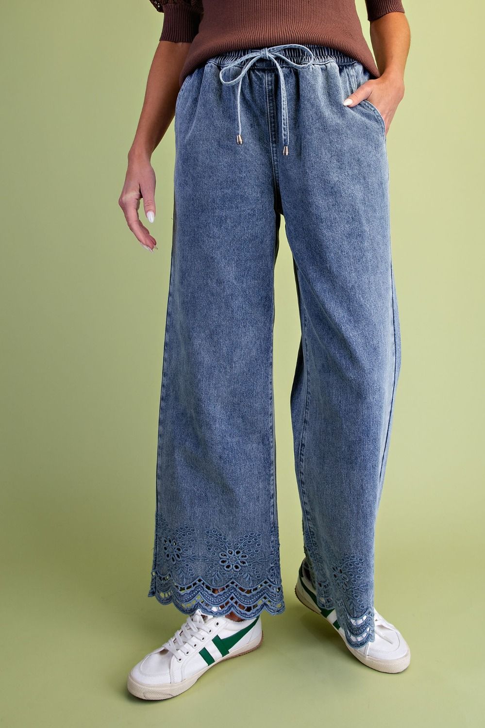 Embroidery Bottom Washed Denim Pants